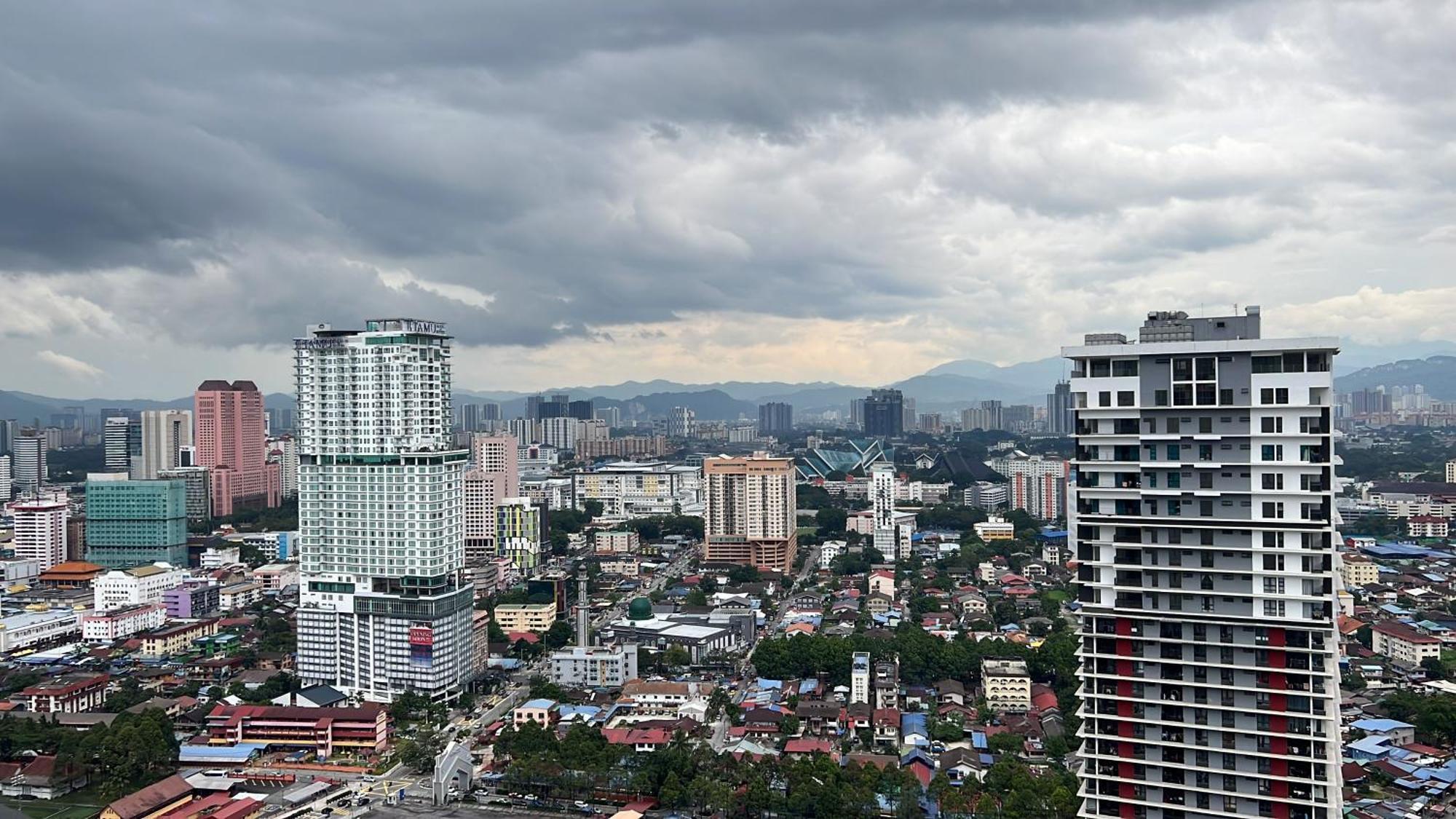 Mercu Summer Suites Klcc By Sweet Home Kuala Lumpur Extérieur photo